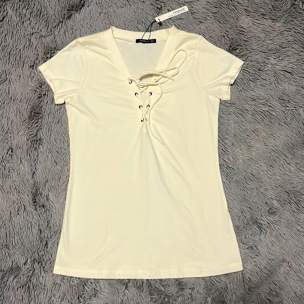 Sexy, curve hugging PattiBoutik ivory stretch top NWT